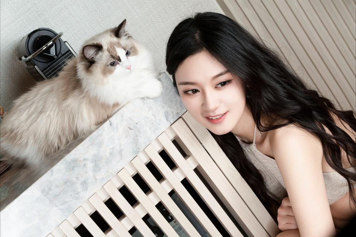 做团扇学“点蓝” 台湾大学生沉浸式体验传统非遗技艺